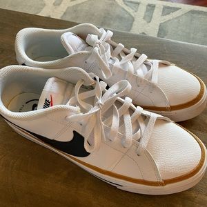 Nike Men’s Court Legacy